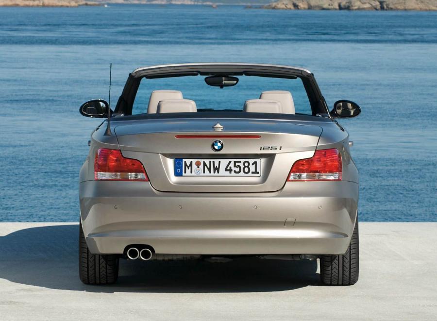  BMW 1-Series Convertible 2008 года  (фото 26 из 52)